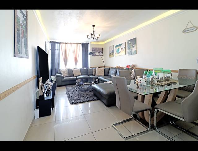 1.5 BEDROOM APARTMENT FOR SALE IN BEDFORD GARDENS